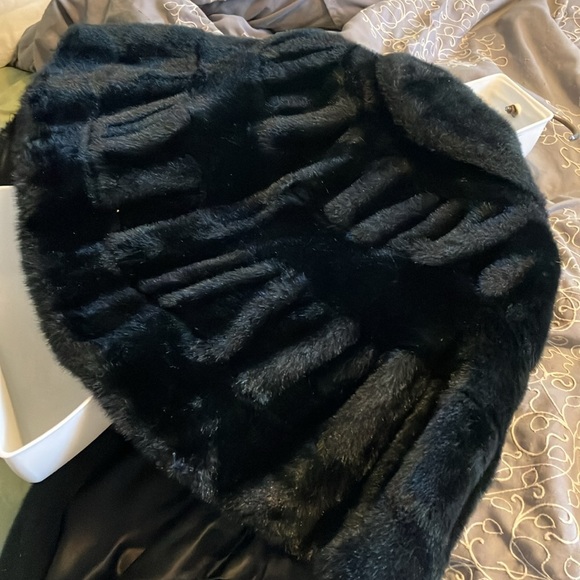 Fashioned in Tudor City by Malden Mills Cape Wrap Faux Fur Size Med Circa 1960’s - Picture 7 of 11